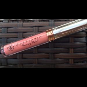💄Anastasia Beverly Hills Liquid Lipstick in Crush